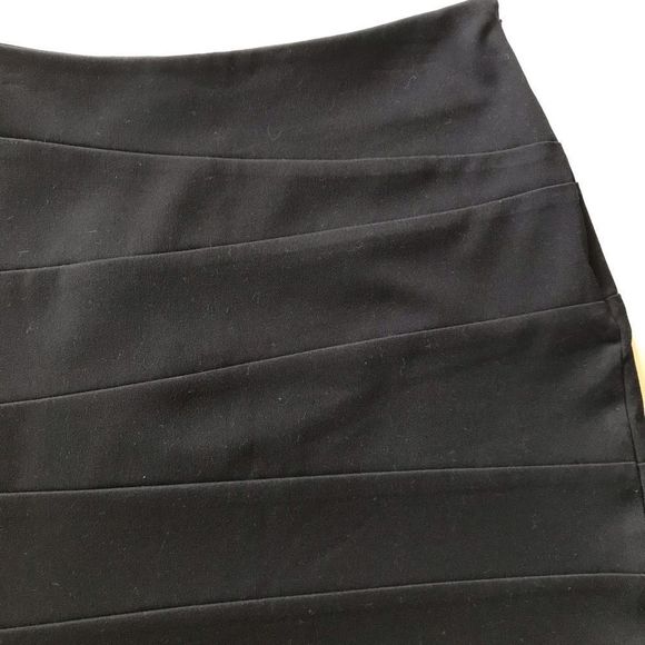 CENTRE VILLE Paris Skirt Fitted Black Zipper Horizontal Accents Size 6 - Picture 2 of 5